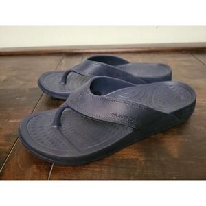 NUUSOL WOMEN'S CASCADE FLIP FLOP 9M or 10women. Made w Evasol foam in Dark Blue